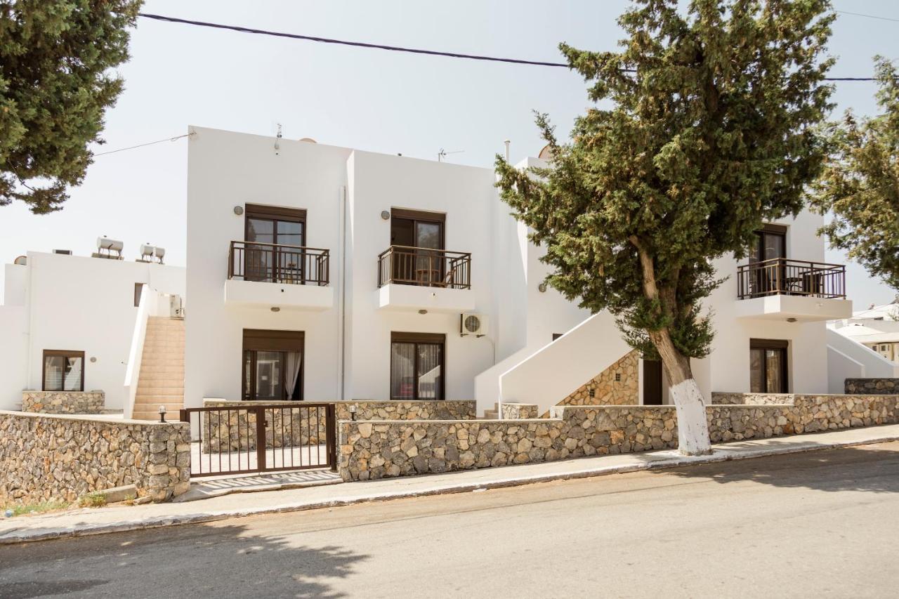 The Corner House At Gennadi Court Villa Buitenkant foto