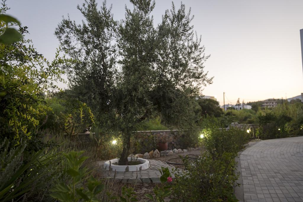 The Corner House At Gennadi Court Villa Buitenkant foto